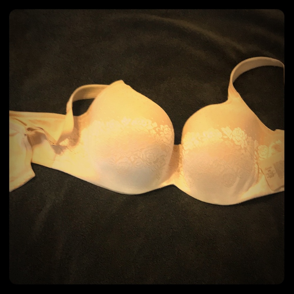 Soma Stunning Support bra size 44D. EUC  tan